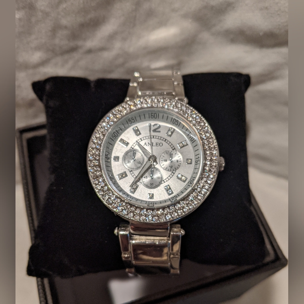 Beautiful brand new brand new ANLEO ladies wrist watch